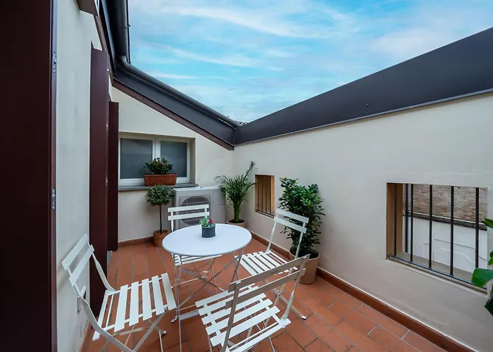 Luxury Flat And Free Parking شقة بولونيا