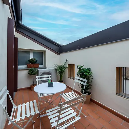 Luxury Flat And Free Parking Apartman Bologna