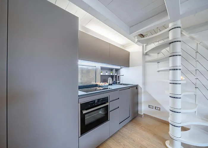 Апартаменты Luxury Flat And Free Parking